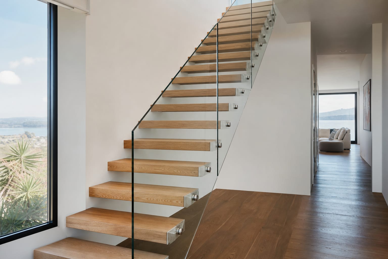 Decorative glass feature