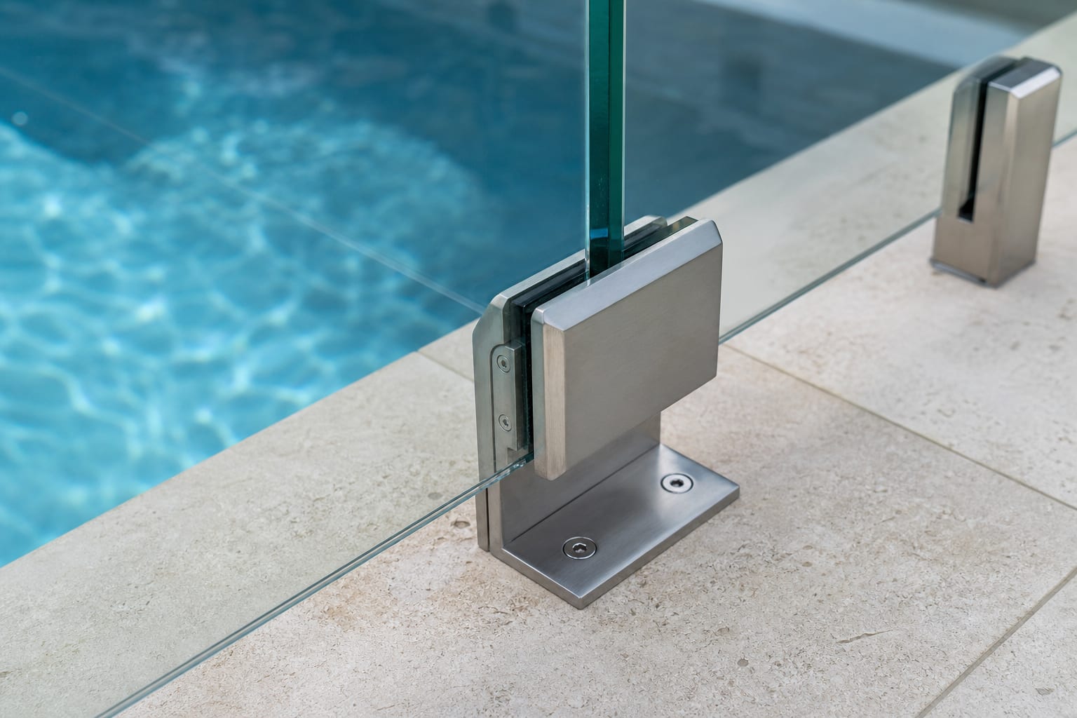 Modern pool fencing design